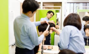 研修生に寄り添い、丁寧に技術を伝えるトレーナーの仕事