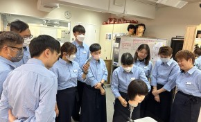 言葉を超えて、QBHOUSEの確かな技術を教える