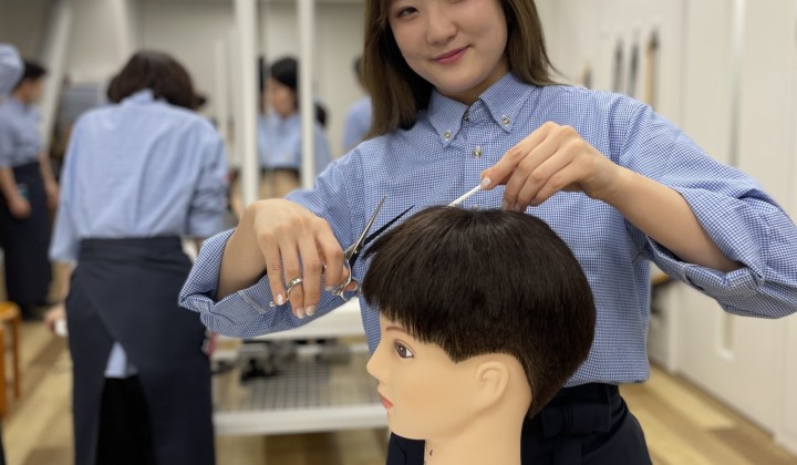 「華やかさ」が、美容のすべてじゃない 。 〜ヘアメイク志望だった私がQBハウスを選んだ理由〜