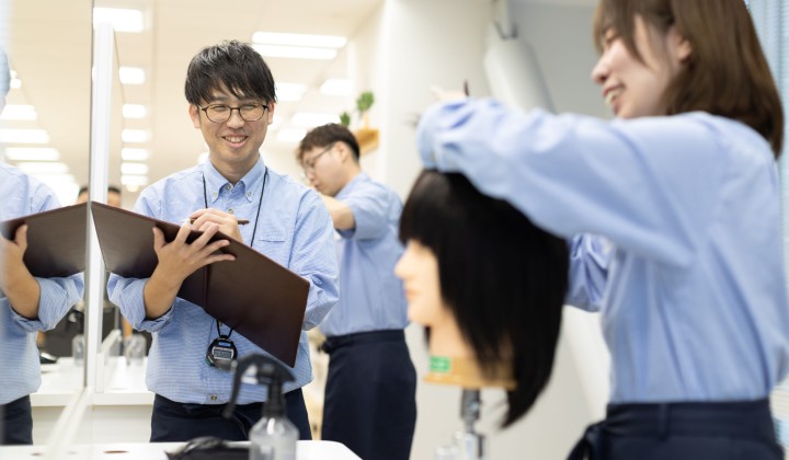 QBハウスの“トレーナー”とは？教えることを仕事にする意義